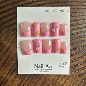 Pink Floral Press On Nail Art Set